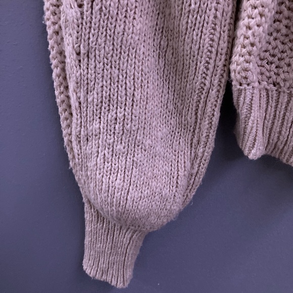 American Eagle Sweater - Picture 6 of 8